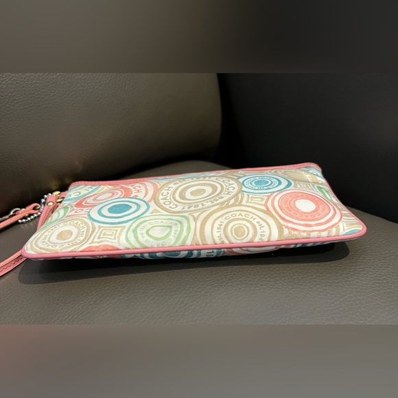 Coach Signature Circle Wristlet Pink Blue Green Tan - Picture 4 of 10